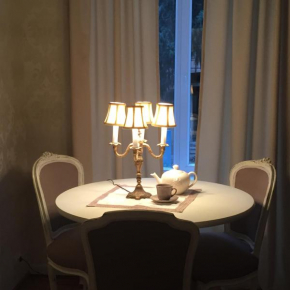 Гостиница Charming apartment in Old Tbilisi  Тбилиси